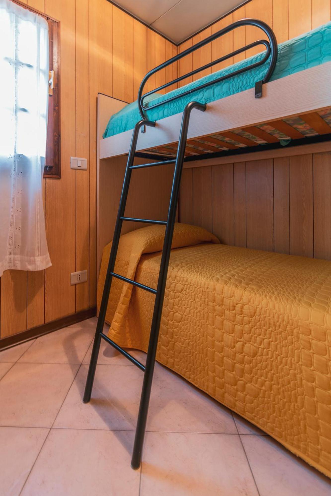 מרינה די מסה Camping Apuano מראה חיצוני תמונה