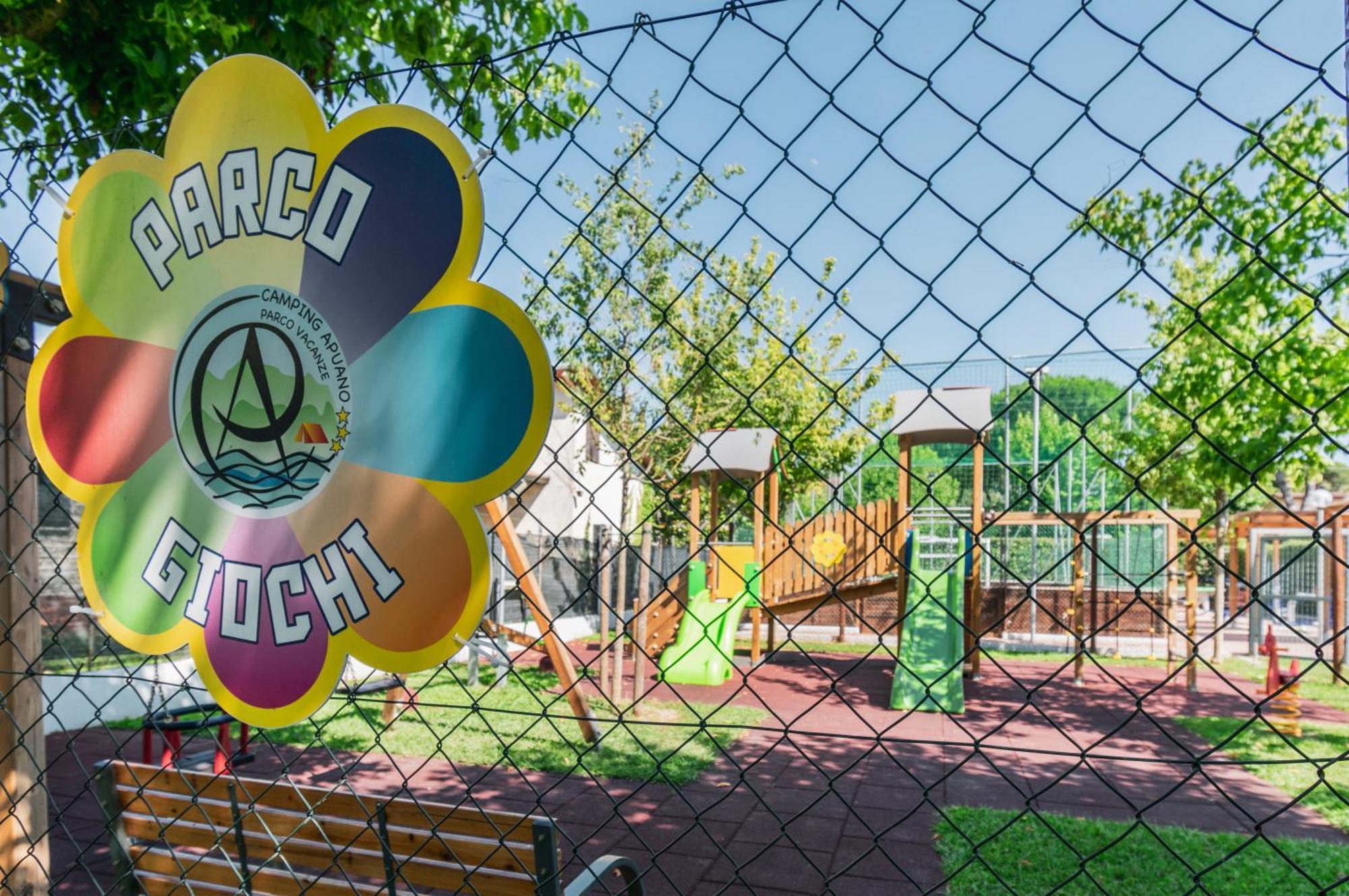 מרינה די מסה Camping Apuano מראה חיצוני תמונה